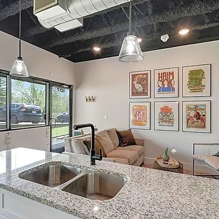 Apartment New With 2 Beds 7 Mins To Broadway