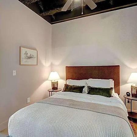 New With 2 Beds 7 Mins To Broadway