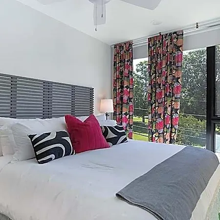 The Grove By Avantstay Stylish And Spacious Perfect For Groups Hotel 3*