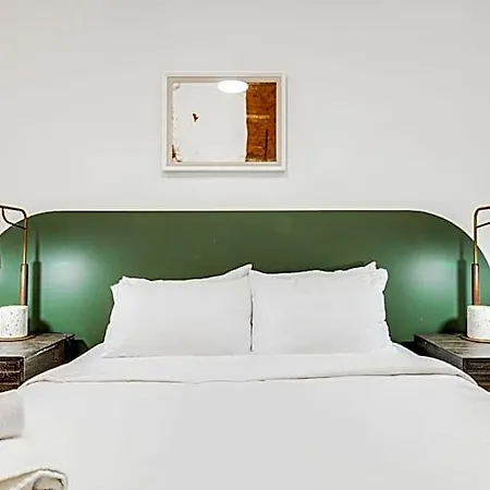 Hotel The Grove By Avantstay Stylish And Spacious Perfect For Groups 3*