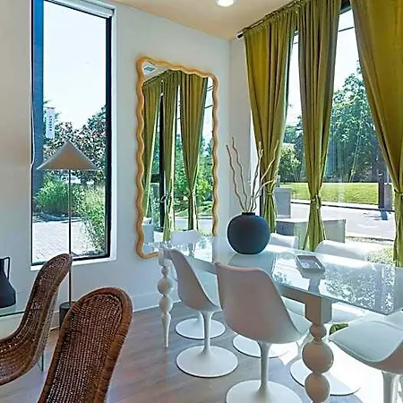 The Grove By Avantstay Stylish And Spacious Perfect For Groups