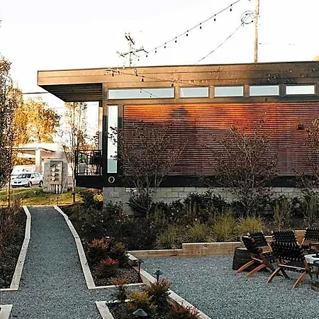 Ironwood Grove, Tiny House Aparthotel