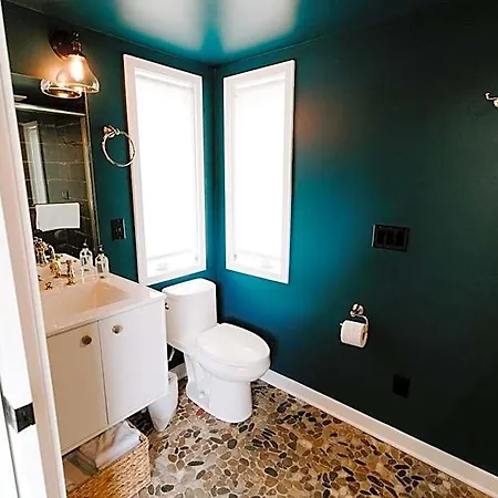 Ironwood Grove, Tiny House Aparthotel Nashville