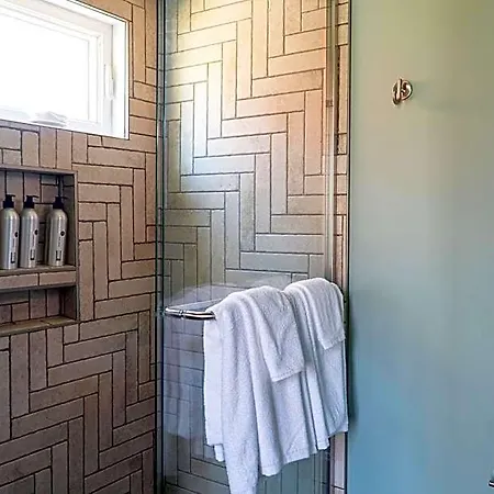 Ironwood Grove, Tiny House 4*