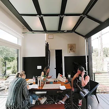 Ironwood Grove, Tiny House Aparthotel 4*