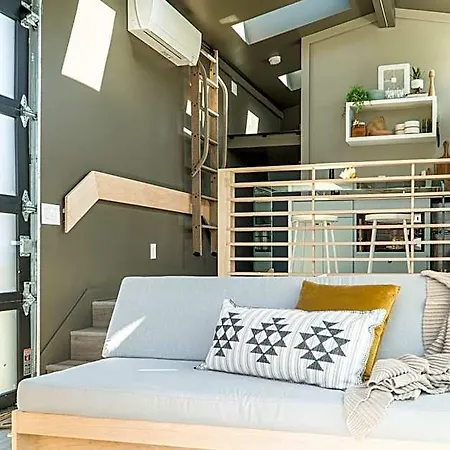 Ironwood Grove, Tiny House Aparthotel
