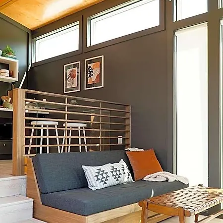 Ironwood Grove, Tiny House Aparthotel