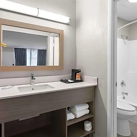 Inn Quality - Opryland Area Nashville