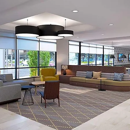Airport By Ihg Hotel 3*