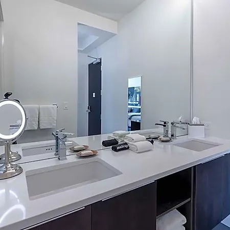 Hotel 121 By Avantstay 4*