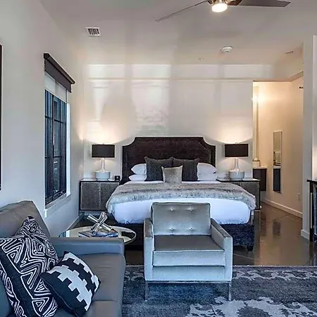 121 By Avantstay 4*