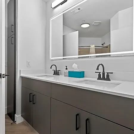 Hotel Cozysuites-midtown