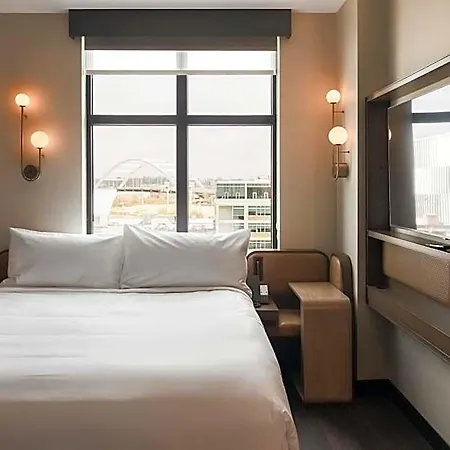 Motto By Hilton Downtown Hotel 4*