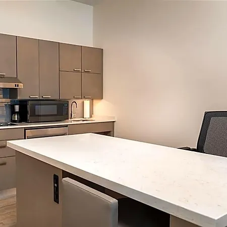 Hyatt House Airport Hotel 3*