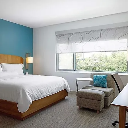 Hotel Element By Marriott Airport