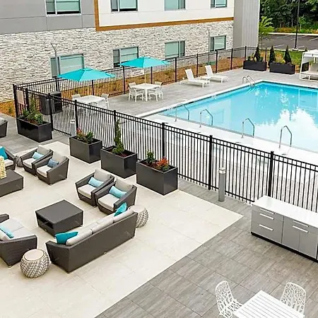 Element By Marriott Airport 3*