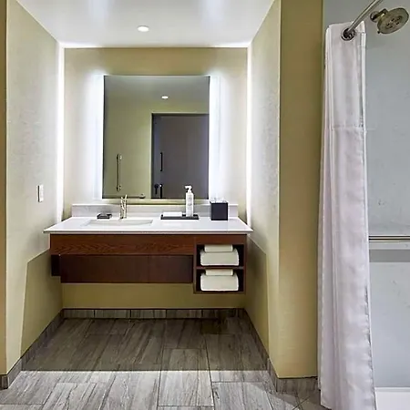 Hotel Embassy By Hilton Downtown Nashville