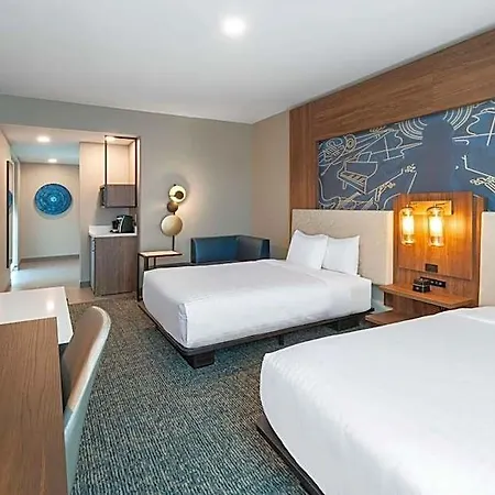 Hotel La Quinta & By Wyndham Downtown Stadium