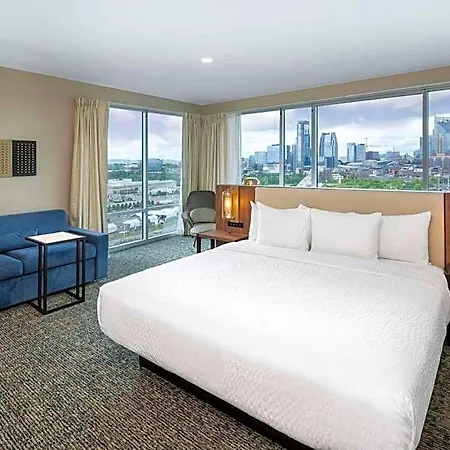 Hotel La Quinta & By Wyndham Downtown Stadium 3*