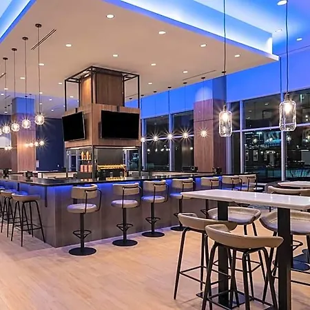 Hotel La Quinta & By Wyndham Downtown Stadium 3*