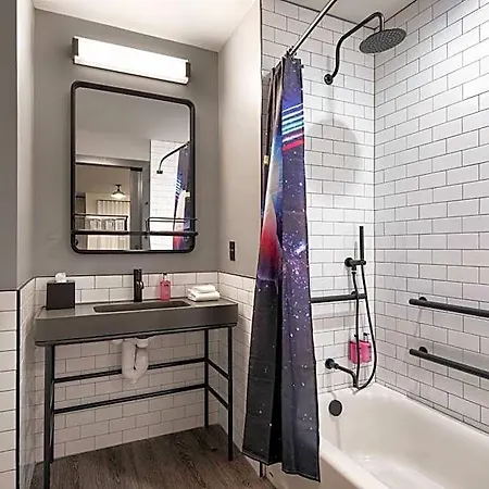 Moxy Vanderbilt Area 3* Nashville