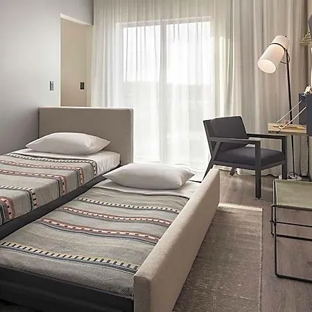 Hotel Moxy Vanderbilt Area