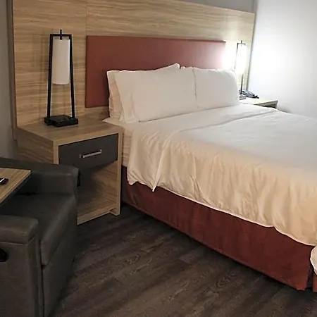 Hotel Candlewood - South By Ihg