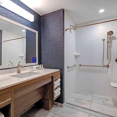 Home2 By Hilton Downtown-metrocenter Hotel 3*