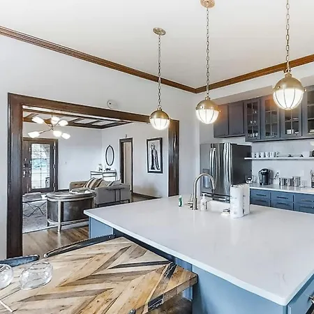The Howe House * Nashville