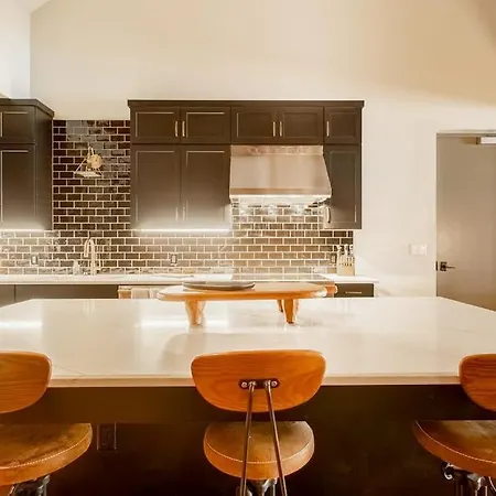 Tasteful Loft Nashville