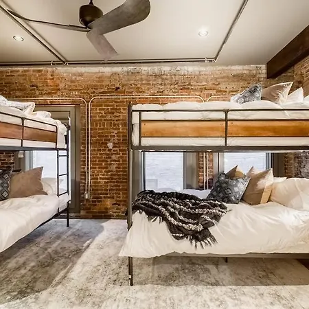 Tasteful Loft Apartment *