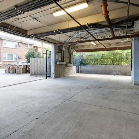 Lipstick & Boots - Luxury 3-level With Private Garage Near Music Row Apartment Nashville