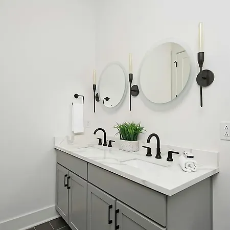 Chic On Main Holiday home *