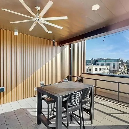 Main Street Retreat * Nashville