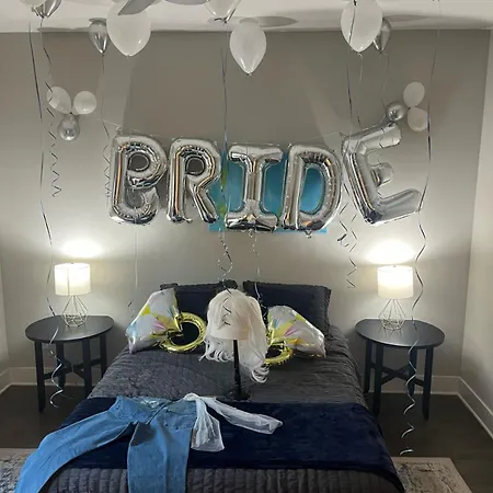 Rhythm & View - Large 4-bedroom Townhome With Private Garage & Dual Balconies Apartment *