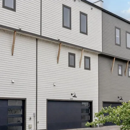 Rhythm & View - Large 4-bedroom Townhome With Private Garage & Dual Balconies Apartment Nashville