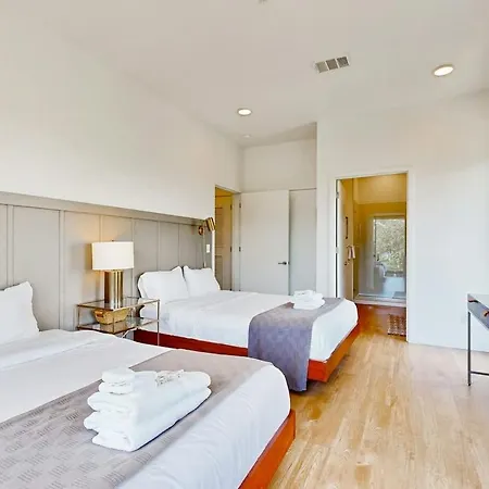 Illume Penthouse Holiday home