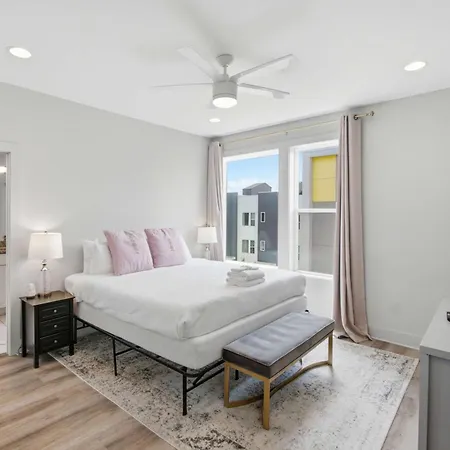 Holiday home Lyric At Cleveland Park Lyric Manor *