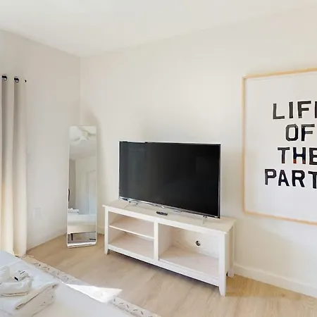 Life Of The Party, Unit #418 Nashville