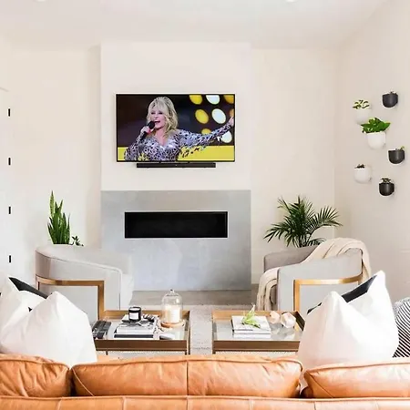 Nash Chic Near Dt Rooftop Luxe Comfort Holiday home