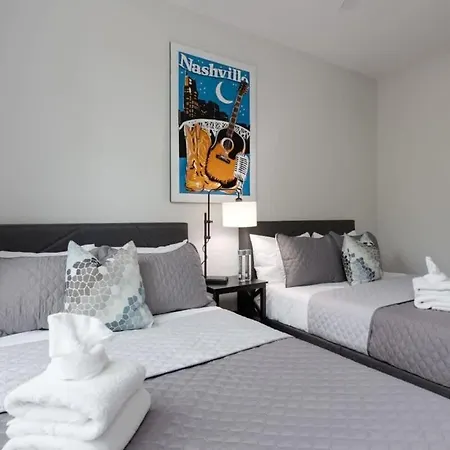 New East Oasis 13beds Roofdeck Free Parking * Nashville