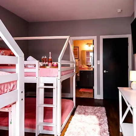 New Dollys Dream 12 Beds Downtown Nash Opry Karaoke Holiday home *