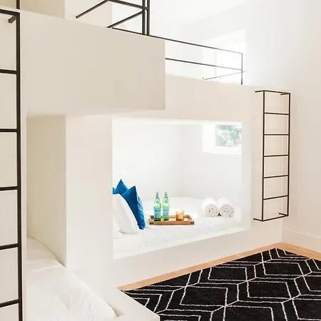 Nash Chic Near Dt Rooftop Luxe Comfort