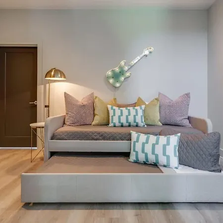 New East Oasis 13beds Roofdeck Free Parking Nashville