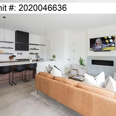 Nash Chic Near Dt Rooftop Luxe Comfort Holiday home