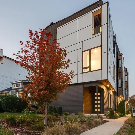 Holiday home Nash Chic Near Dt Rooftop Luxe Comfort *