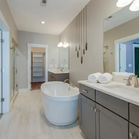 Close To The Gulch - Book Today Nashville