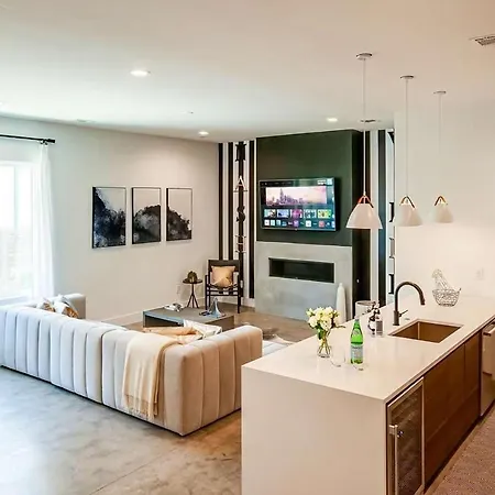 Close To The Gulch - Book Today