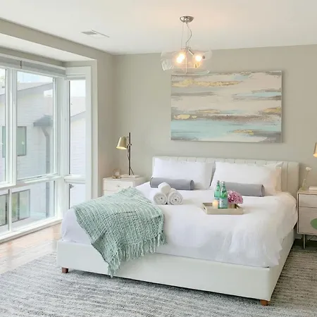 Holiday home Downtown Luxury - 10 Beds & Free Parking *