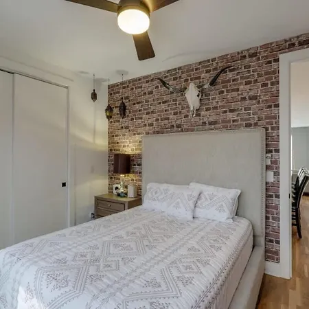 Luxury Retreat: Rooftop Hot Tub Double Deck & Game Nashville
